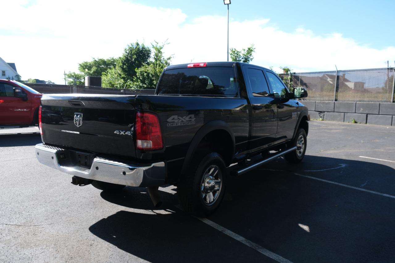 RAM 2500 Tradesman 4x4 Crew Cab 6'4" Box 2017