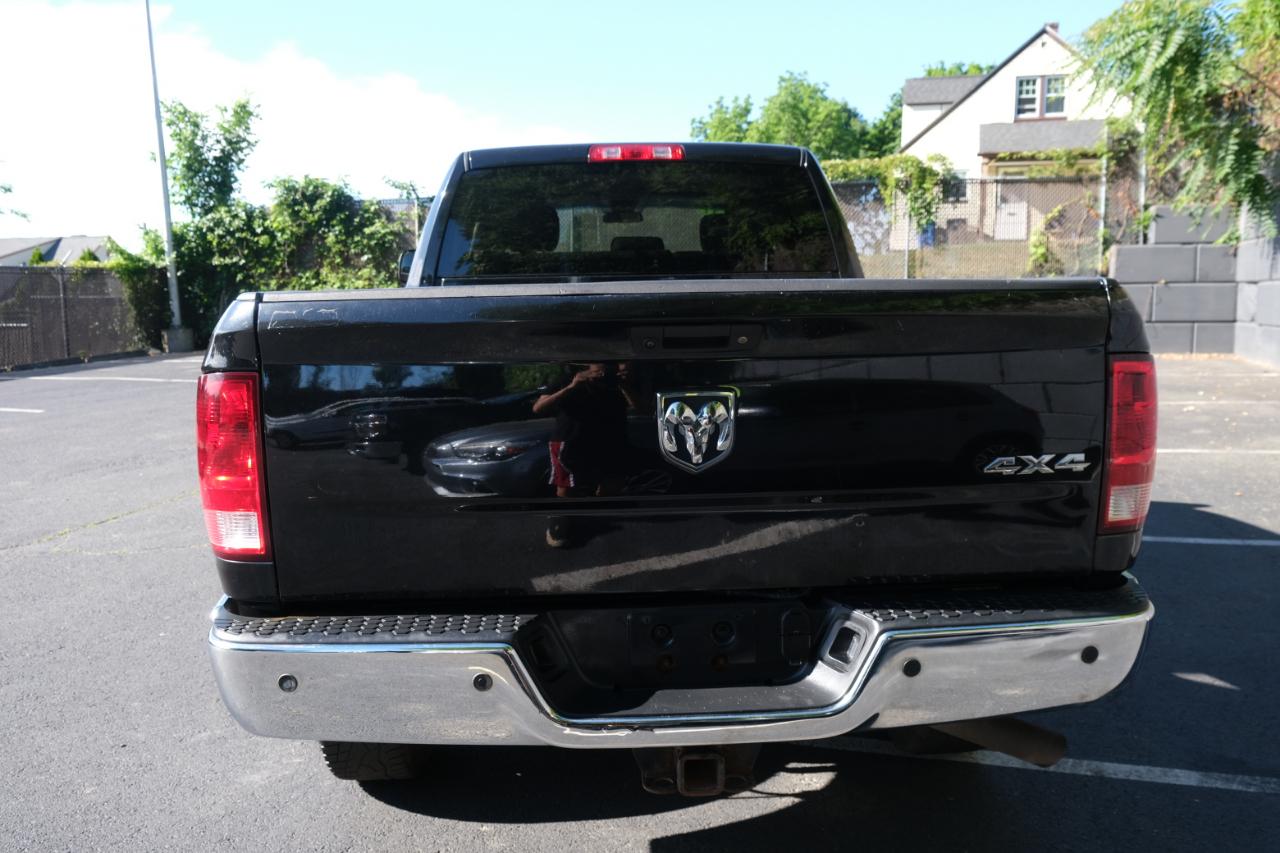 RAM 2500 Tradesman 4x4 Crew Cab 6'4" Box 2017