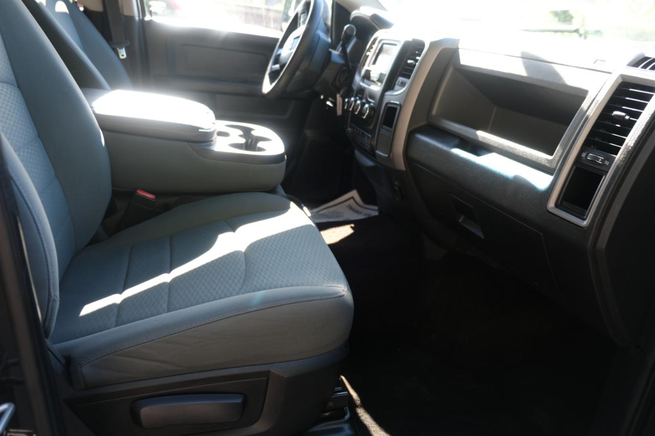 RAM 2500 Tradesman 4x4 Crew Cab 6'4" Box 2017