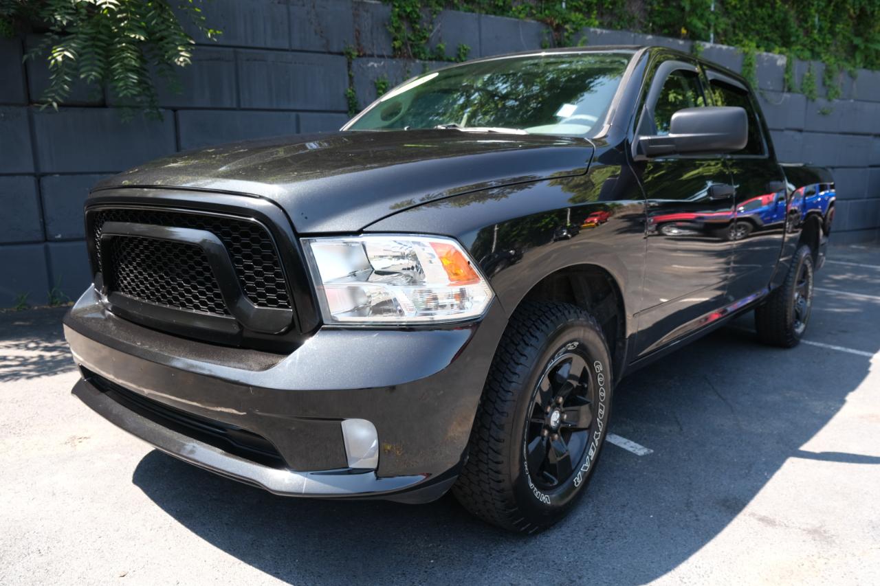 RAM 1500 Express 4x4 Crew Cab 5'7" Box 2018