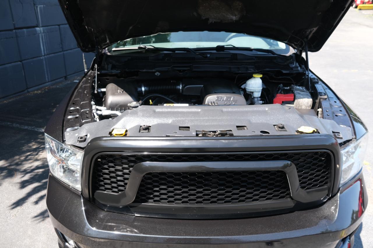 RAM 1500 Express 4x4 Crew Cab 5'7" Box 2018