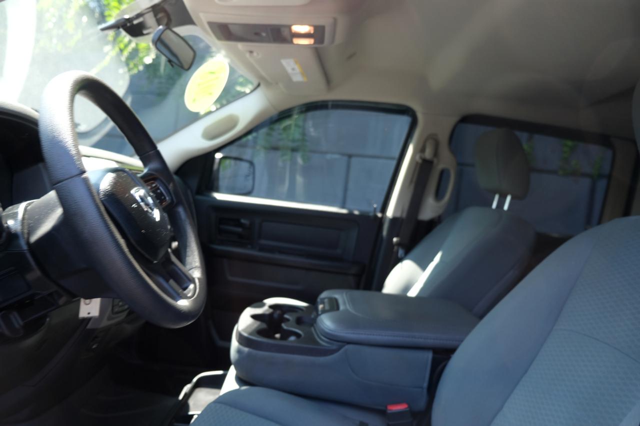 RAM 1500 Express 4x4 Crew Cab 5'7" Box 2018