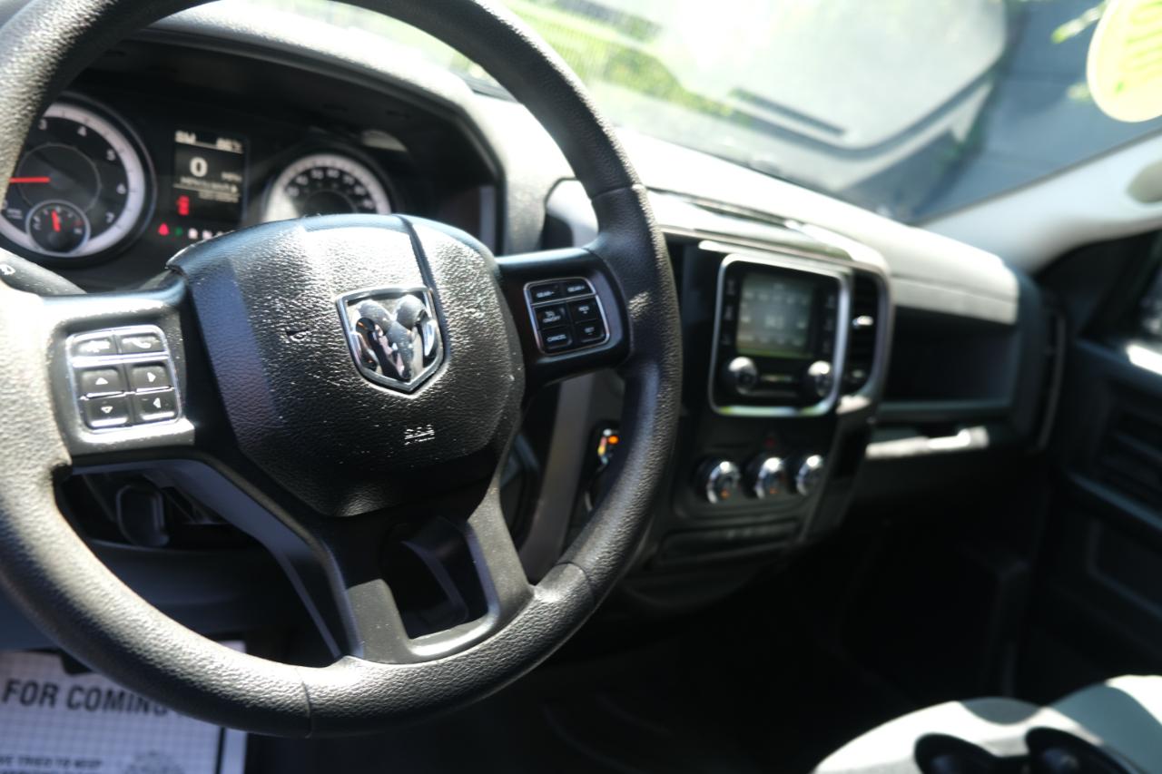RAM 1500 Express 4x4 Crew Cab 5'7" Box 2018