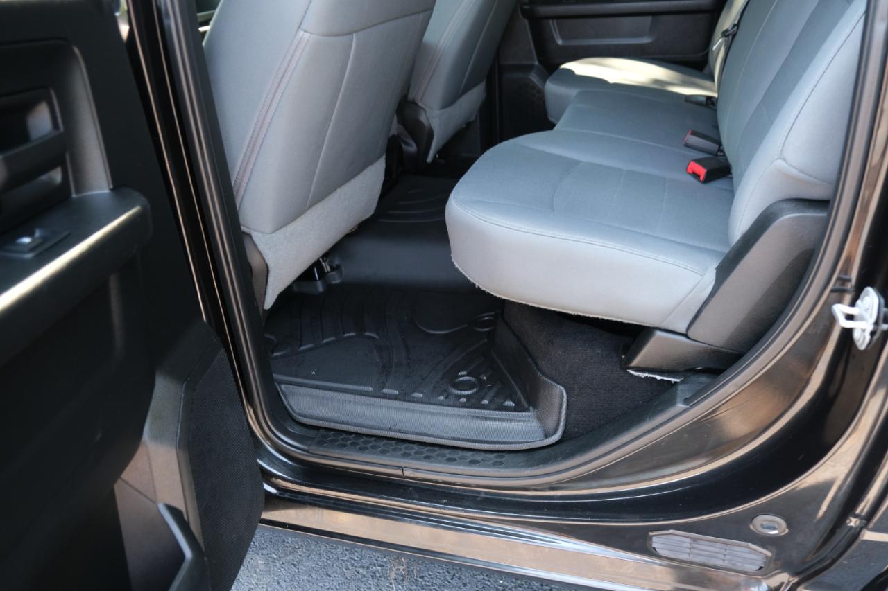 RAM 1500 Express 4x4 Crew Cab 5'7" Box 2018