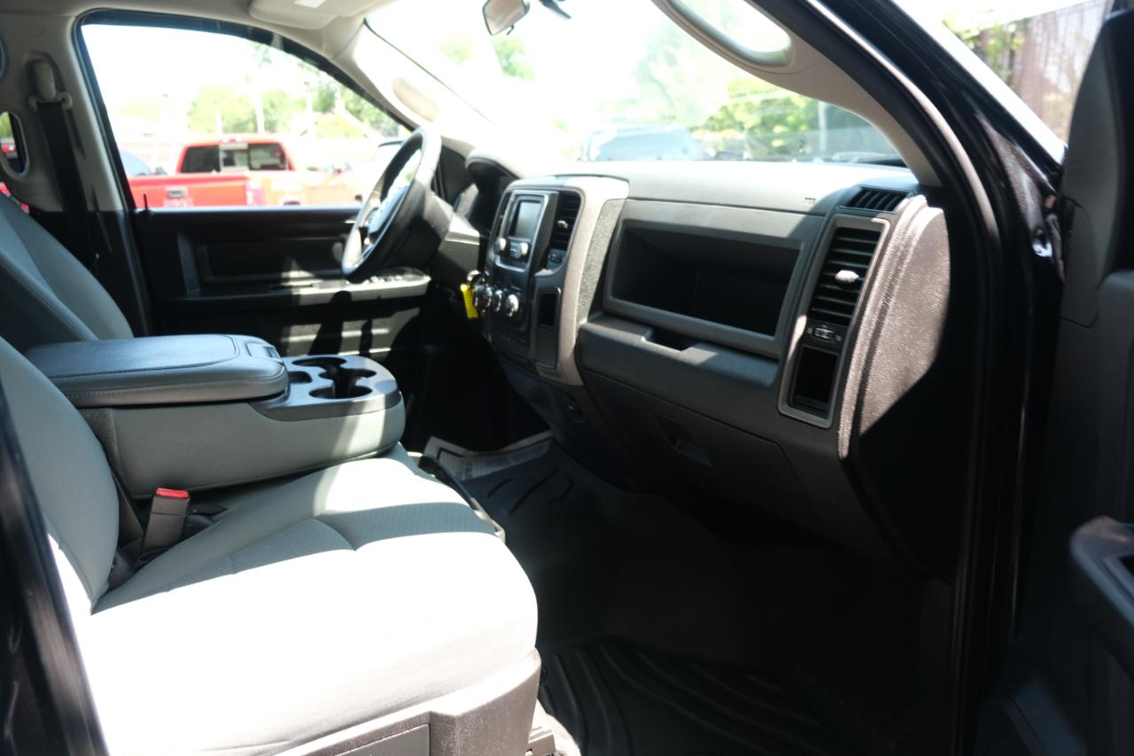 RAM 1500 Express 4x4 Crew Cab 5'7" Box 2018