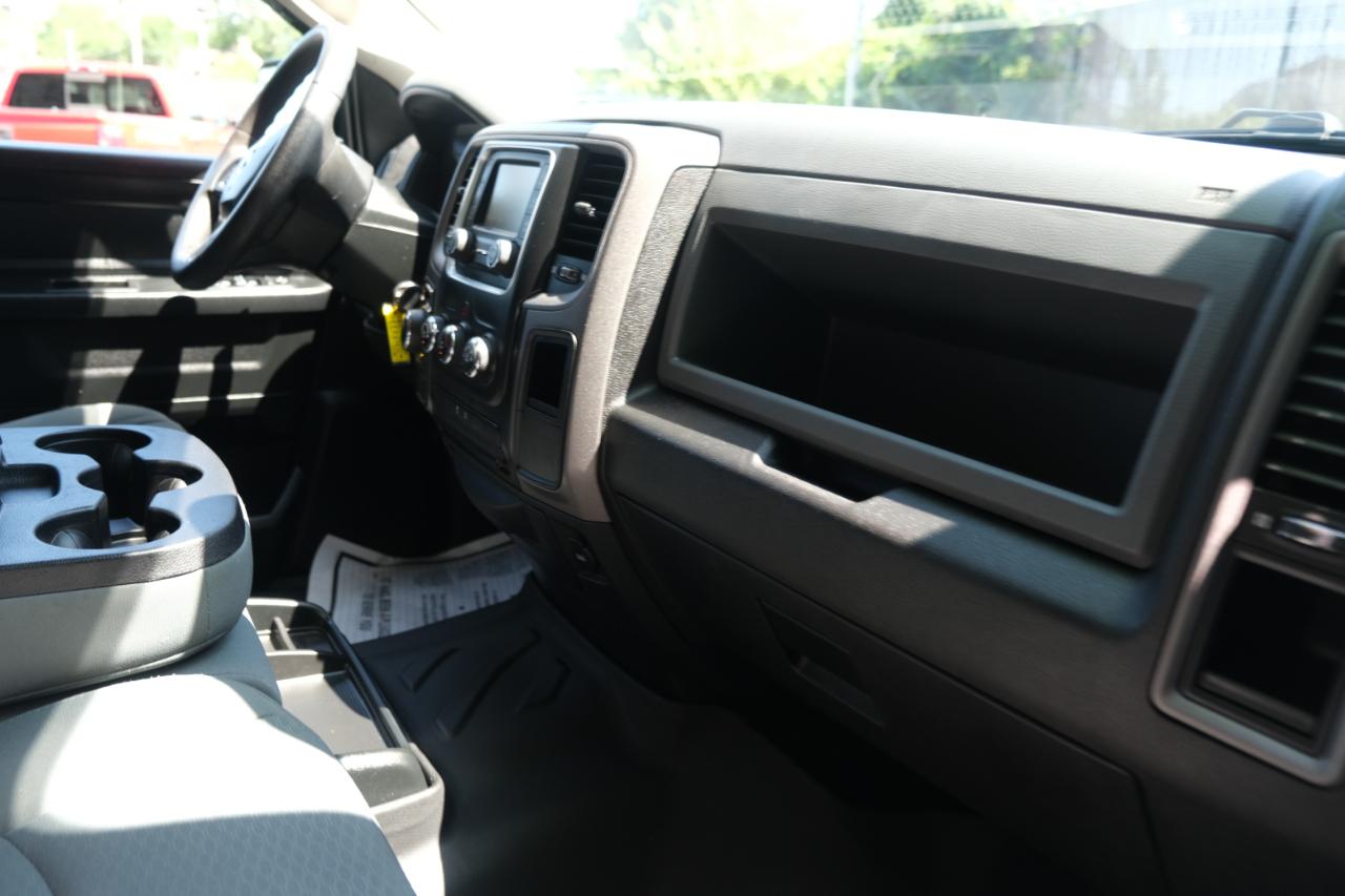 RAM 1500 Express 4x4 Crew Cab 5'7" Box 2018
