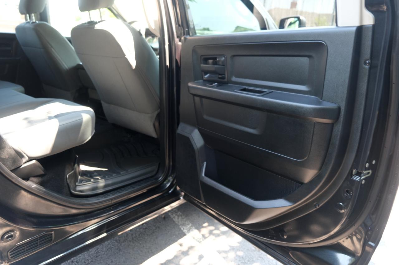 RAM 1500 Express 4x4 Crew Cab 5'7" Box 2018
