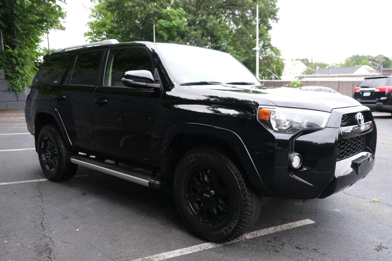 Toyota 4Runner SR5 Premium 4D SUV 4WD V6 2017
