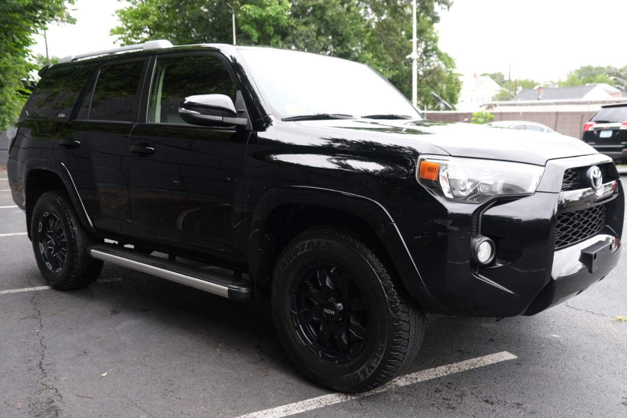 Toyota 4Runner SR5 Premium 4D SUV 4WD V6 2017