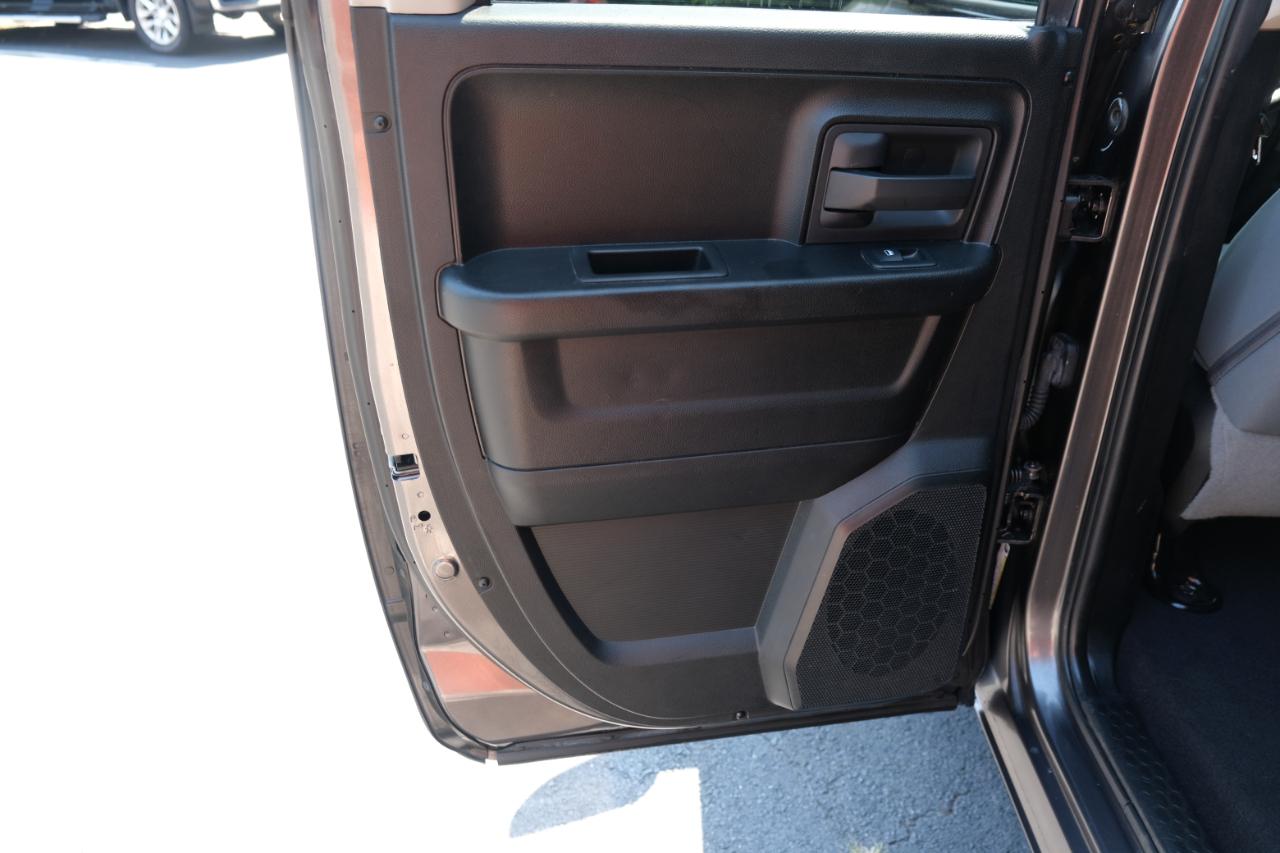 RAM 1500 Classic Express 4x4 Quad Cab 6'4" Box 2019
