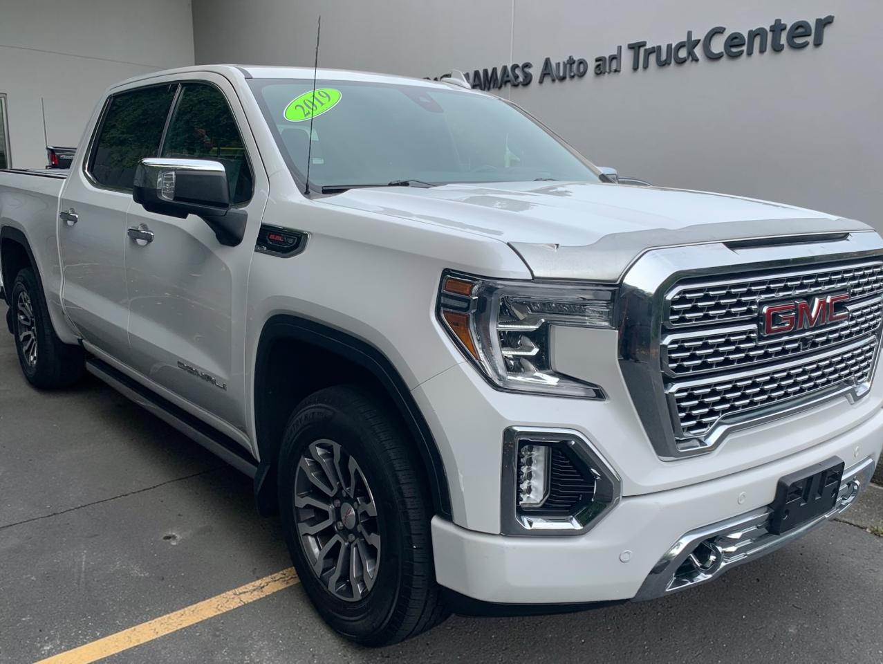 GMC Sierra 1500 4WD Crew Cab 147" Denali 2019