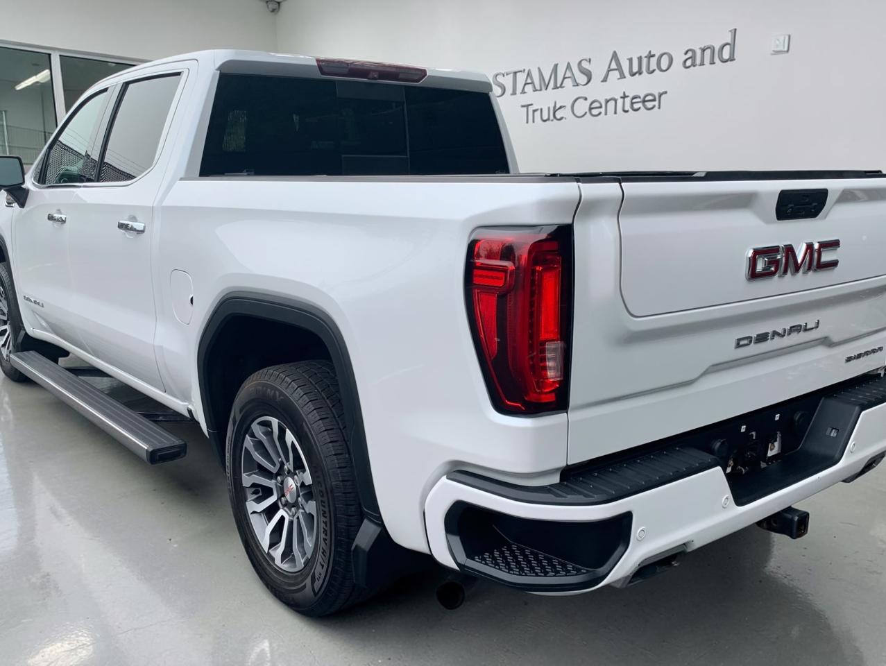 GMC Sierra 1500 4WD Crew Cab 147" Denali 2019
