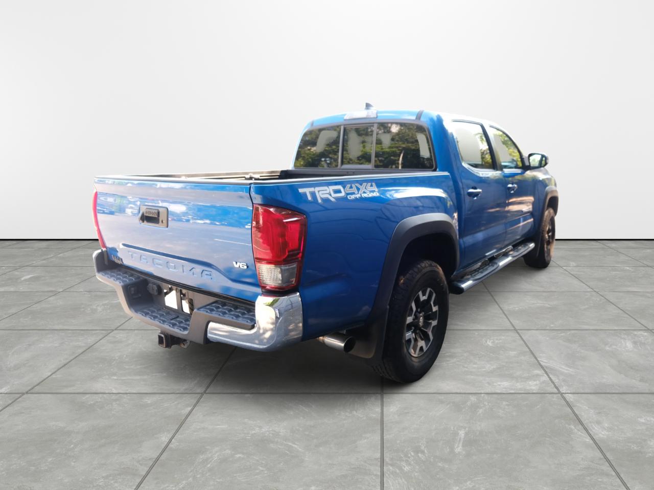Toyota Tacoma 4WD Double Cab V6 AT TRD Off Road (Natl) 2016