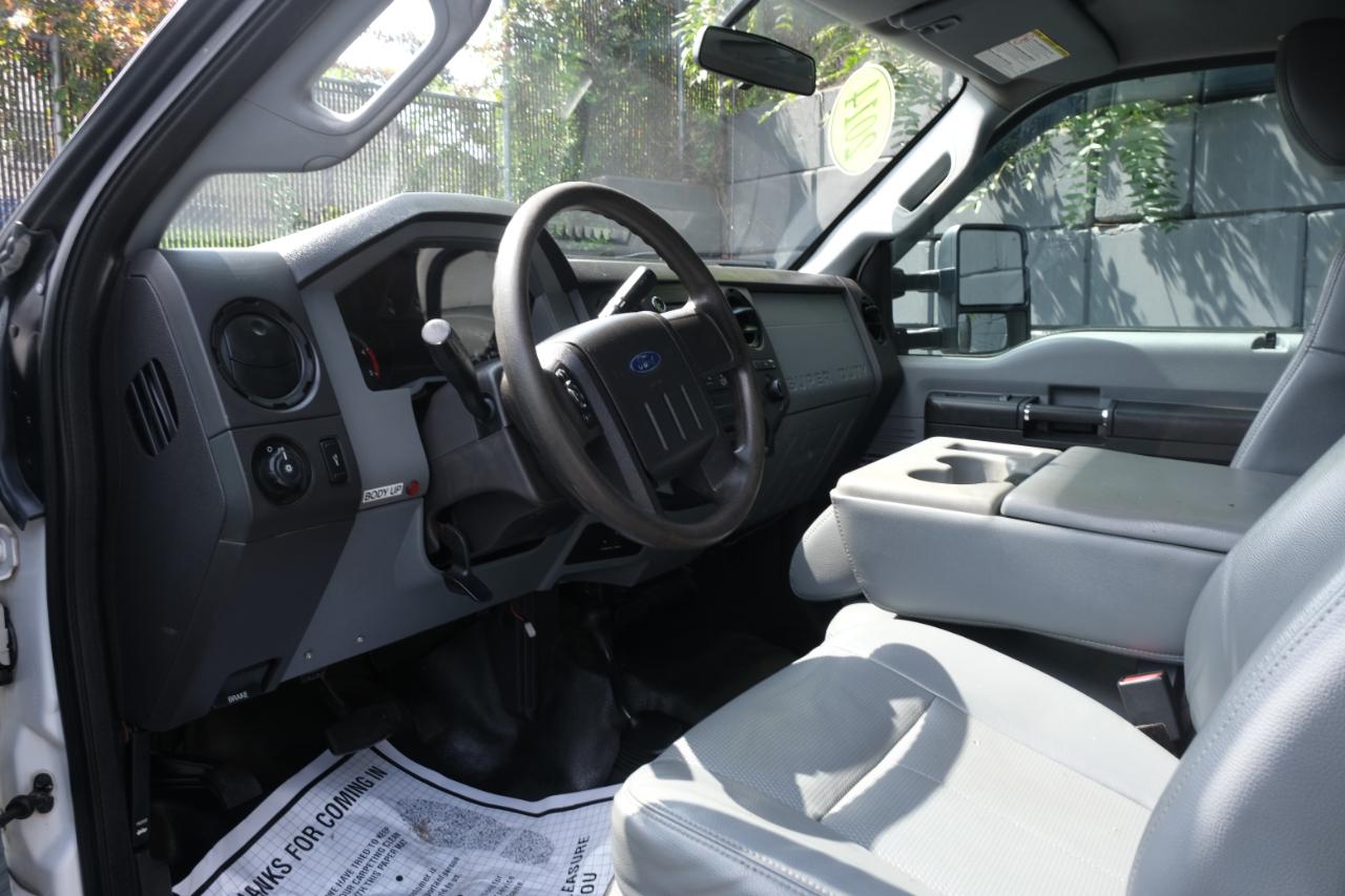 Ford Super Duty F-350 DRW 4WD Reg Cab 141" WB 60" CA XL 2014