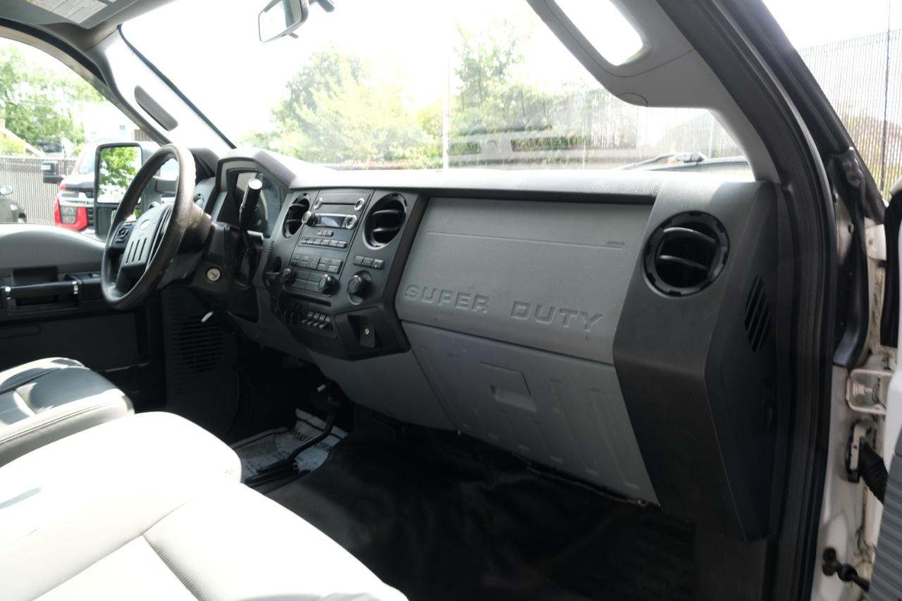 Ford Super Duty F-350 DRW 4WD Reg Cab 141" WB 60" CA XL 2014