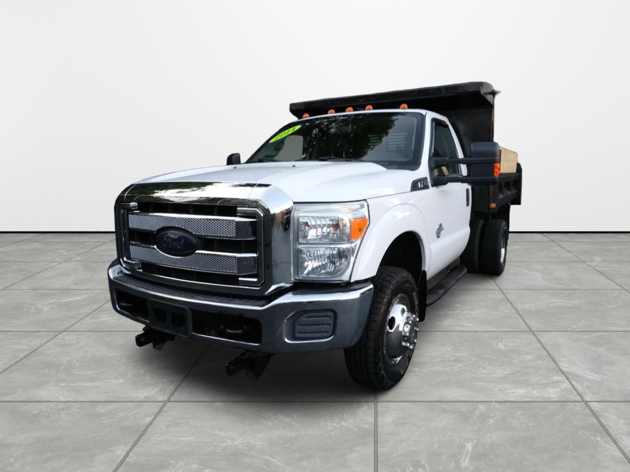 2014 Ford Super Duty F-350 DRW 4WD Reg Cab 141" WB 60" CA XL