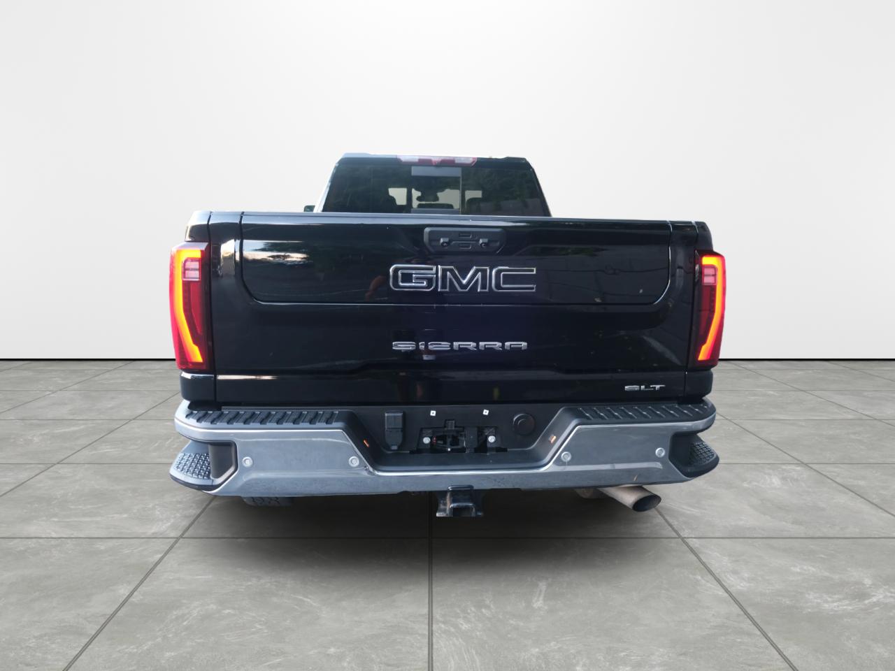 GMC Sierra 2500HD 4WD Crew Cab 159" SLT 2024