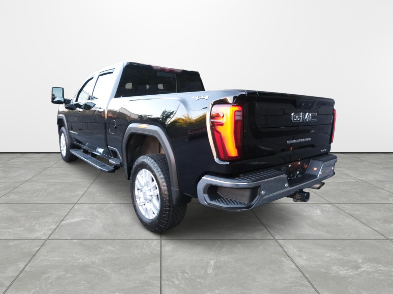GMC Sierra 2500HD 4WD Crew Cab 159" SLT 2024