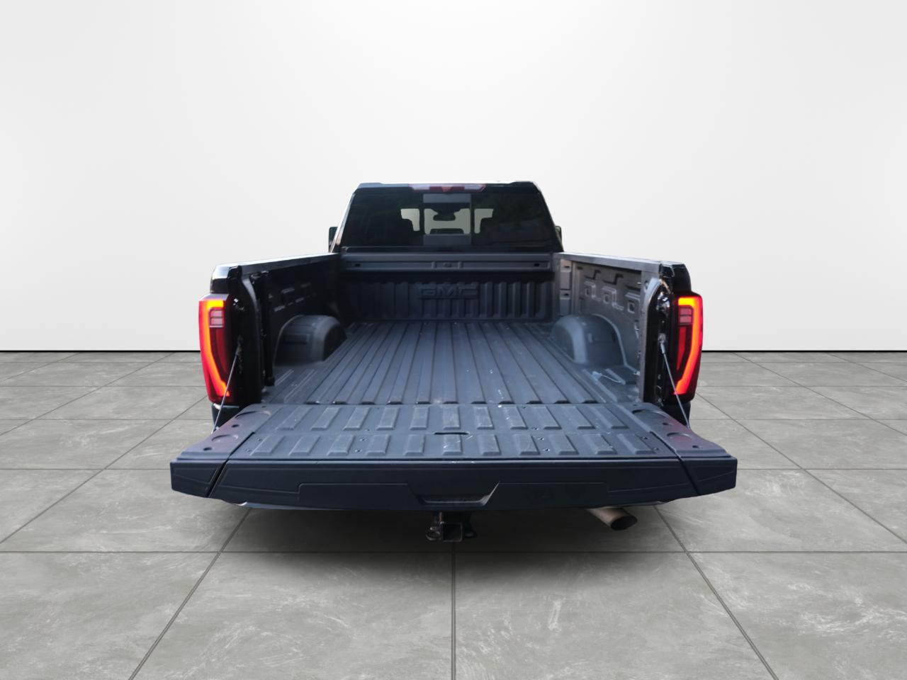GMC Sierra 2500HD 4WD Crew Cab 159" SLT 2024