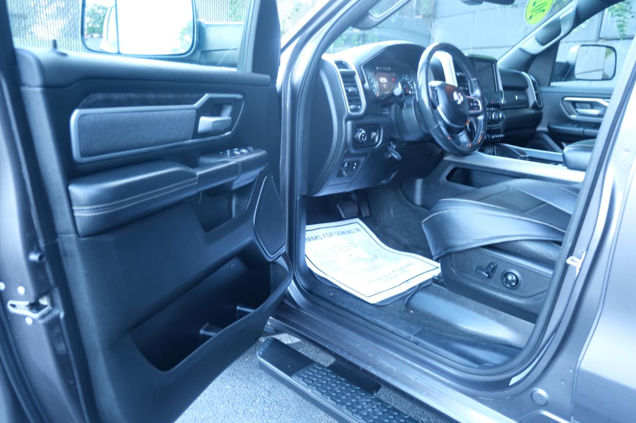 RAM 1500 Big Horn 4x4 Crew Cab 5'7" Box 2020