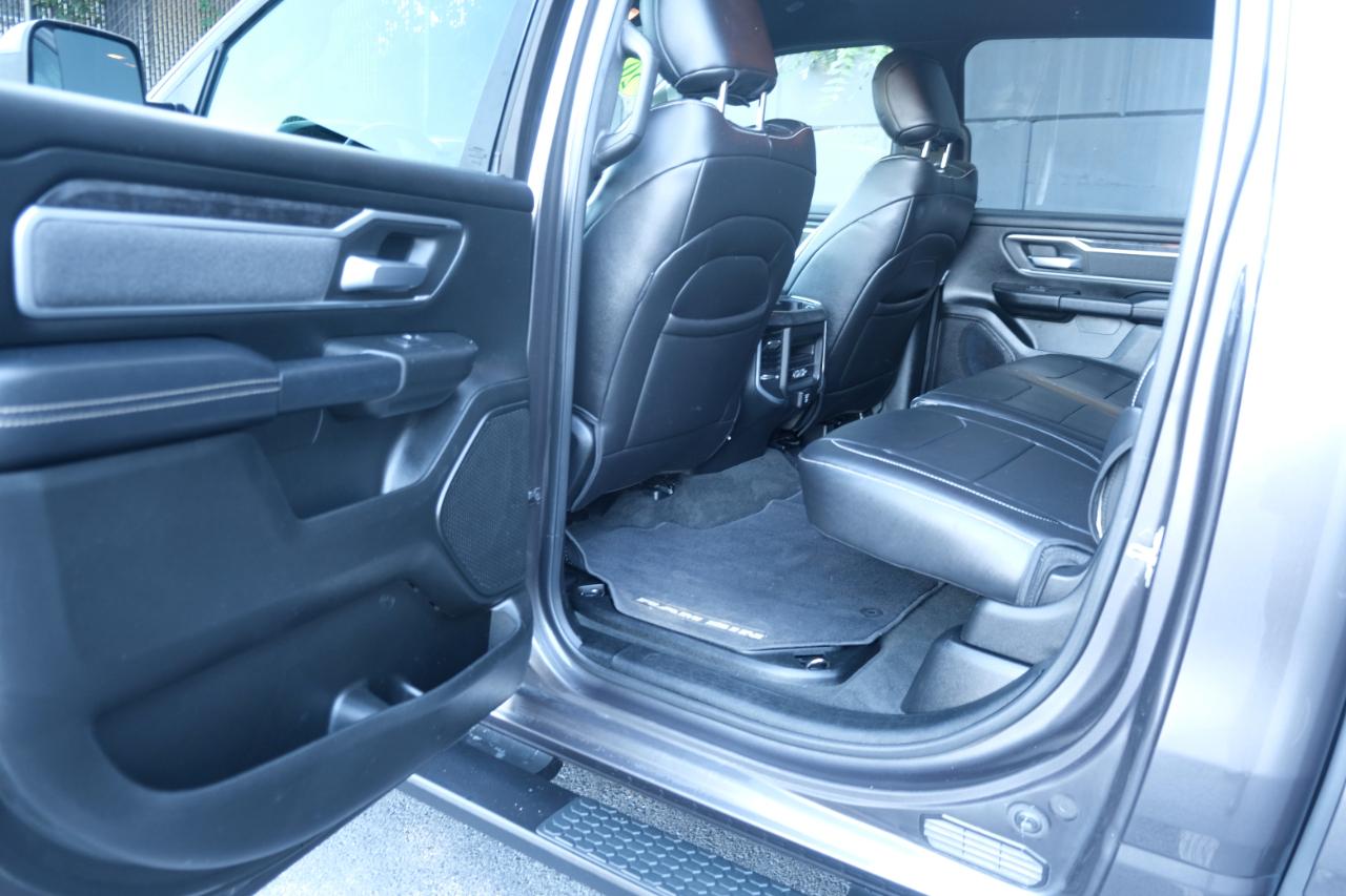 RAM 1500 Big Horn 4x4 Crew Cab 5'7" Box 2020