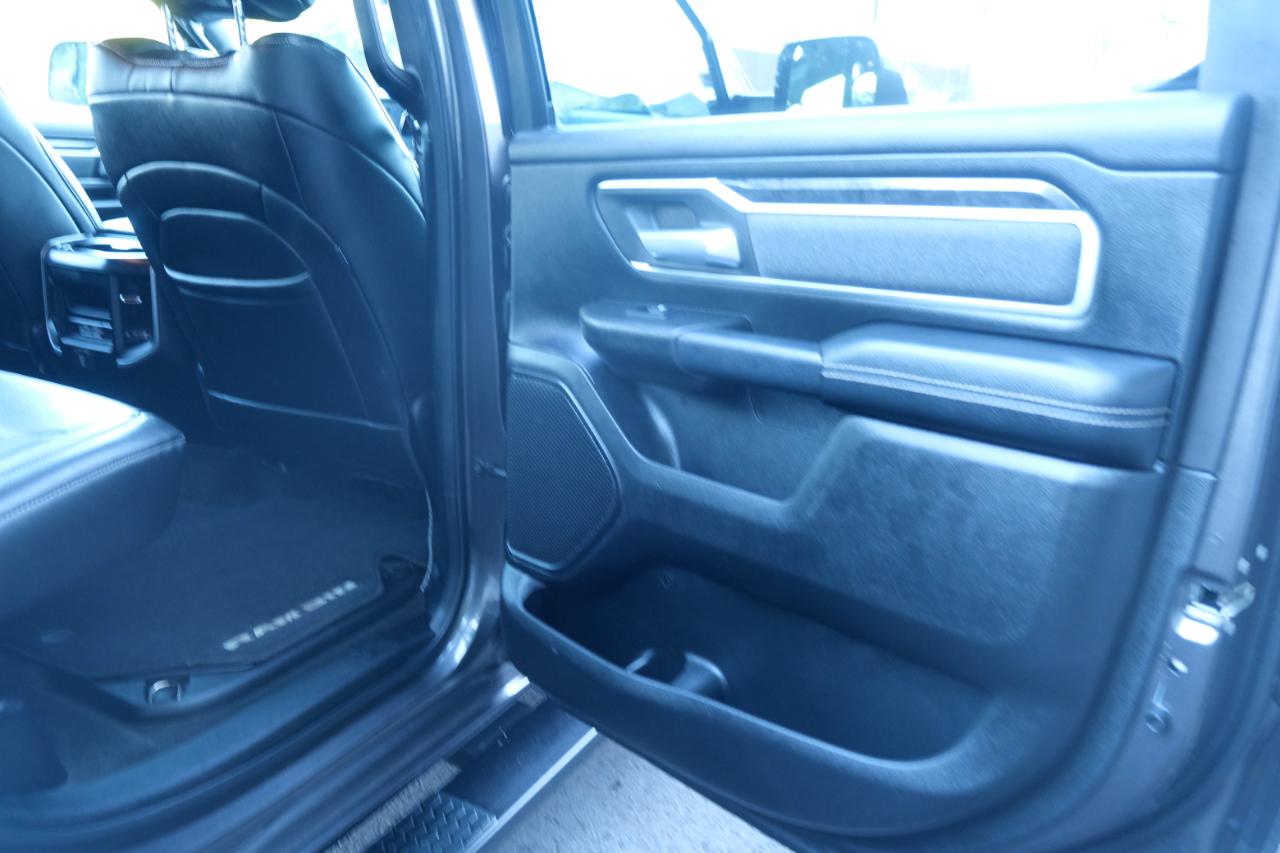 RAM 1500 Big Horn 4x4 Crew Cab 5'7" Box 2020