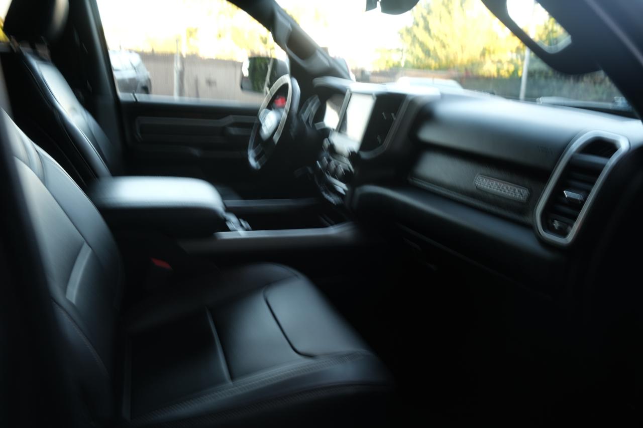 RAM 1500 Big Horn 4x4 Crew Cab 5'7" Box 2020