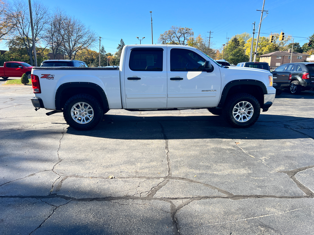 GMC Sierra 1500 4WD Crew Cab 143.5" SL 2013 GMC Sierra 1500 4WD Crew Cab 143.5" SL 2013