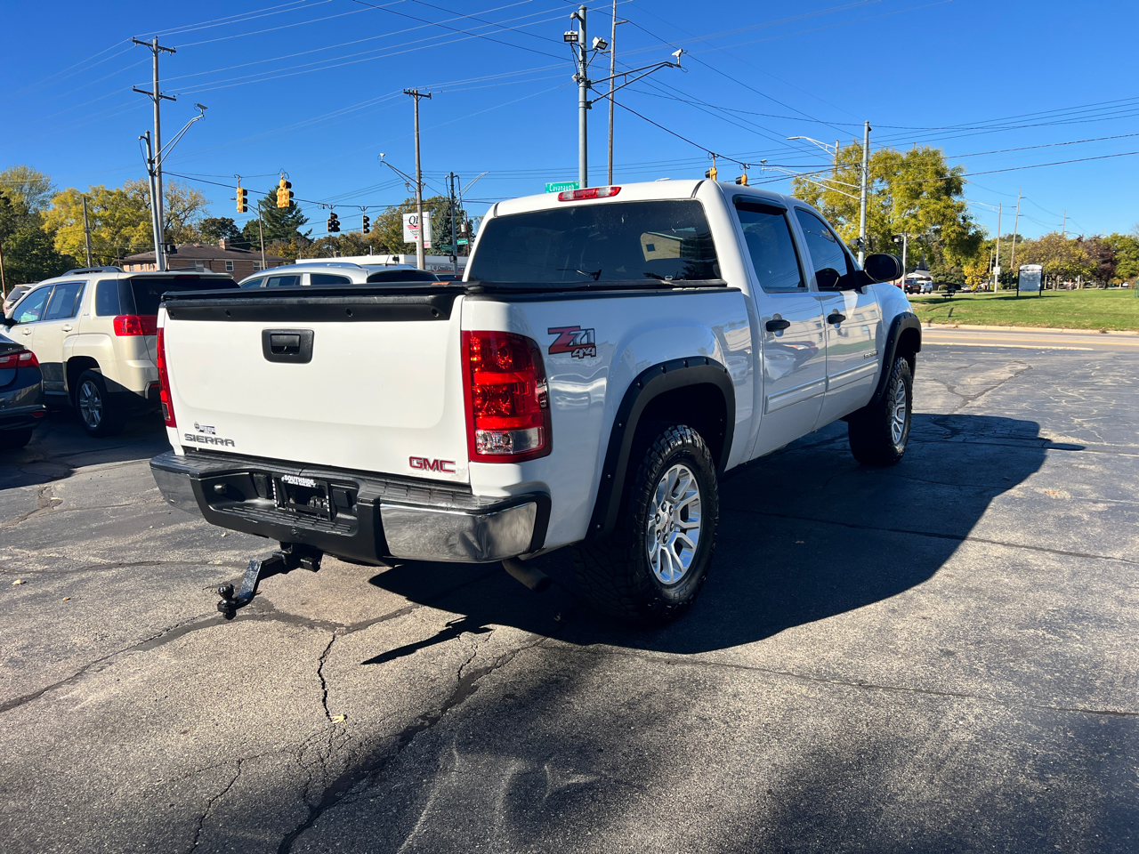GMC Sierra 1500 4WD Crew Cab 143.5" SL 2013 GMC Sierra 1500 4WD Crew Cab 143.5" SL 2013