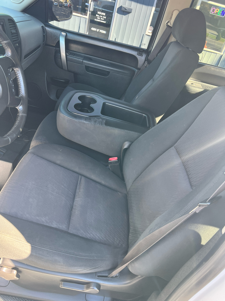 GMC Sierra 1500 4WD Crew Cab 143.5" SL 2013 GMC Sierra 1500 4WD Crew Cab 143.5" SL 2013