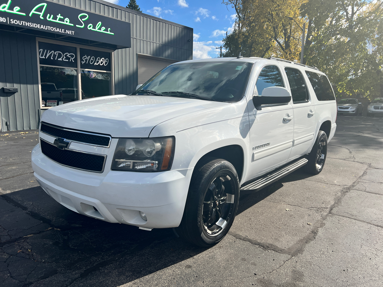 Chevrolet Suburban 4WD 4dr 1500 LT 2011 Chevrolet Suburban 4WD 4dr 1500 LT 2011