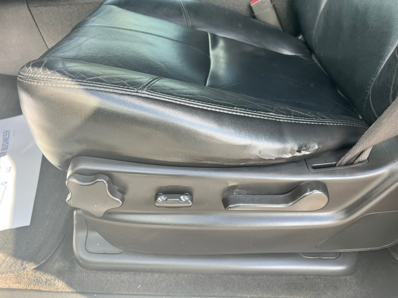 Chevrolet Suburban 4WD 4dr 1500 LT 2011 Chevrolet Suburban 4WD 4dr 1500 LT 2011