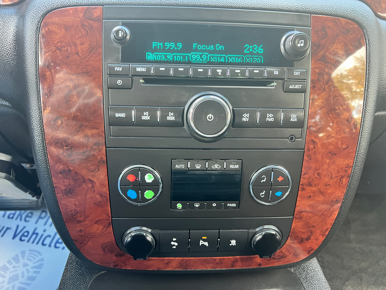 Chevrolet Suburban 4WD 4dr 1500 LT 2011 Chevrolet Suburban 4WD 4dr 1500 LT 2011