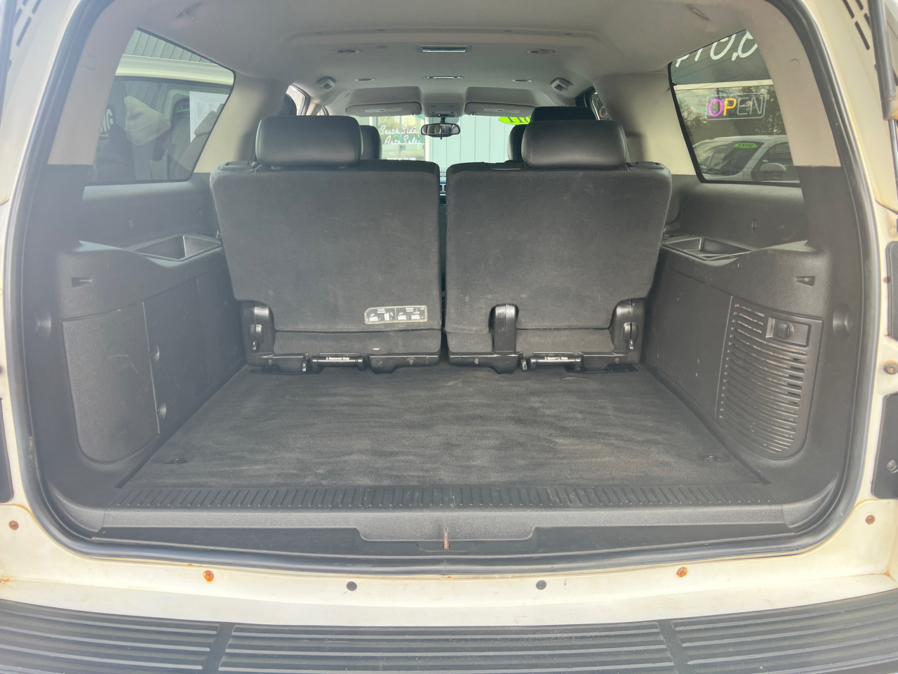 Chevrolet Suburban 4WD 4dr 1500 LT 2011 Chevrolet Suburban 4WD 4dr 1500 LT 2011