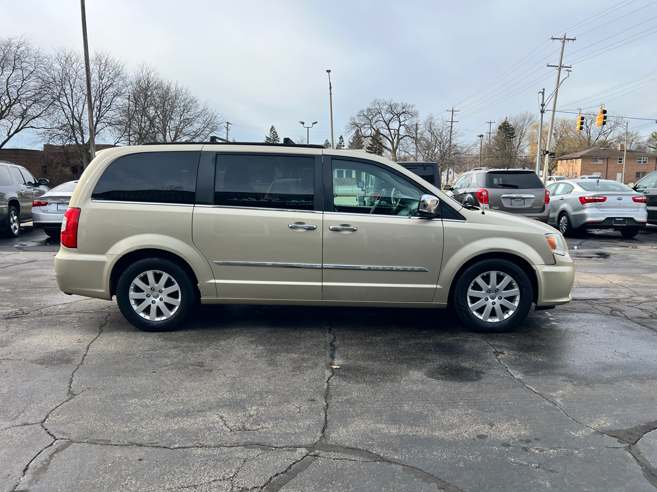 Chrysler Town & Country 4dr Wgn Touring-L 2012