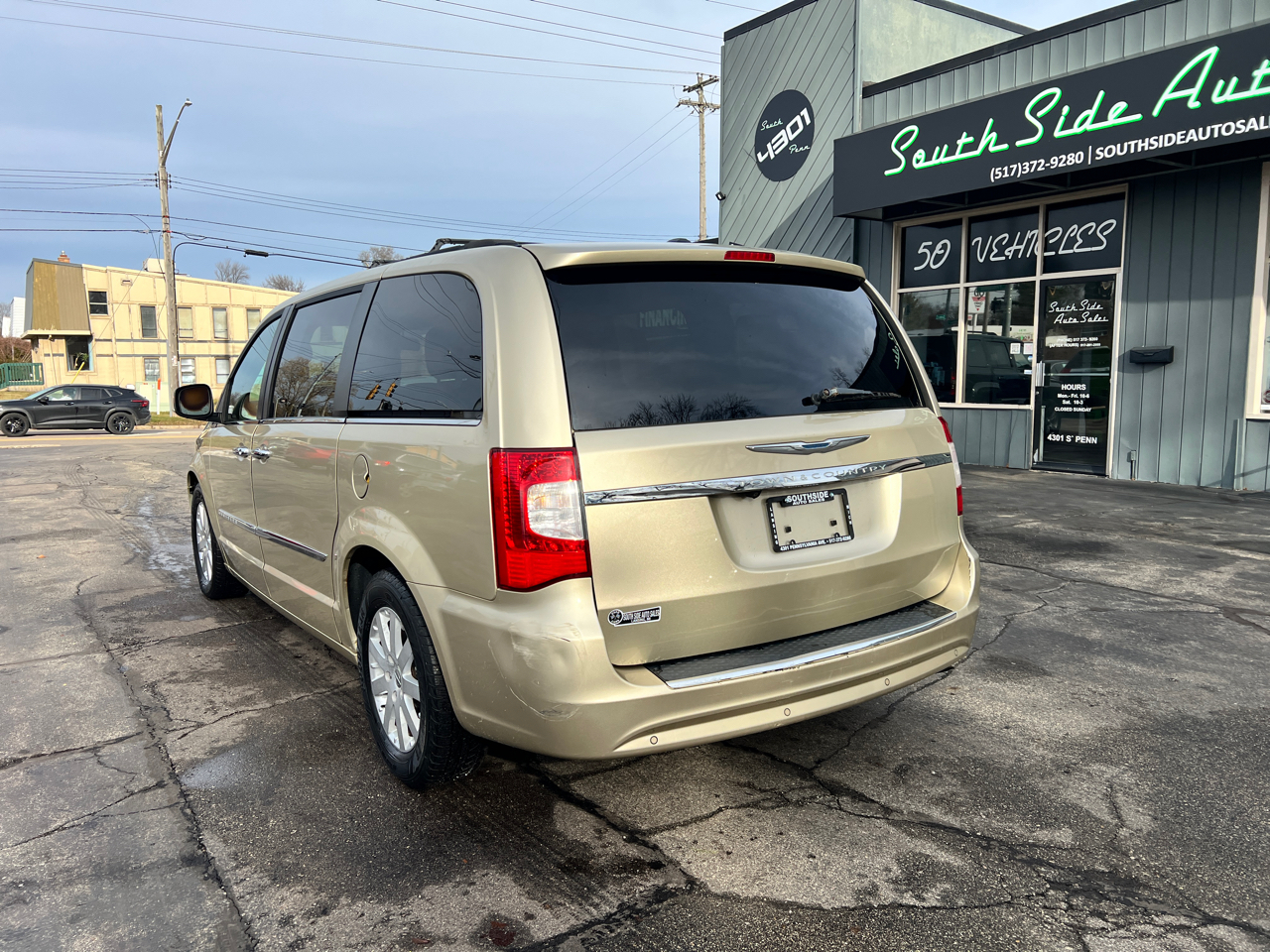 Chrysler Town & Country 4dr Wgn Touring-L 2012