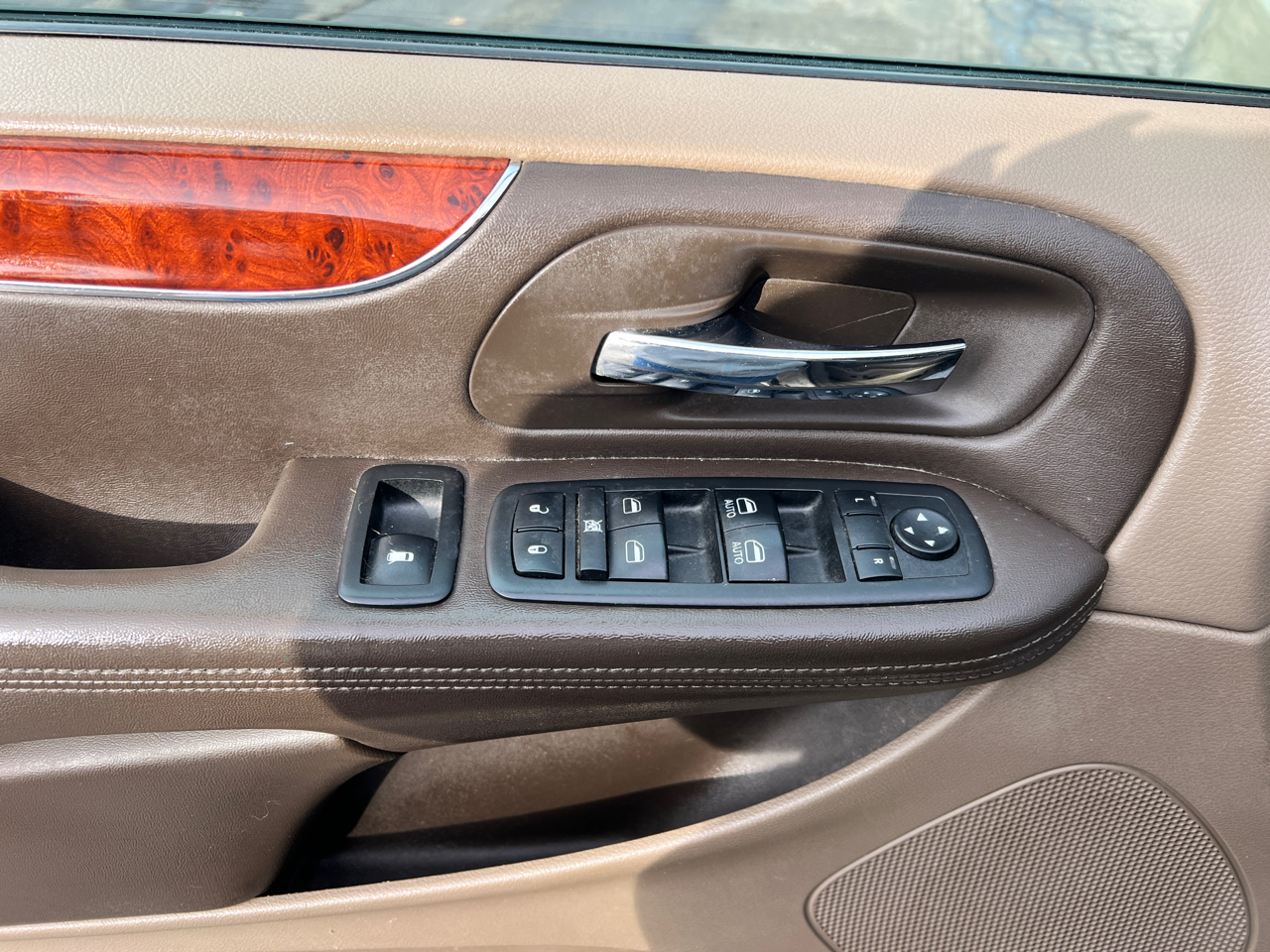 Chrysler Town & Country 4dr Wgn Touring-L 2012