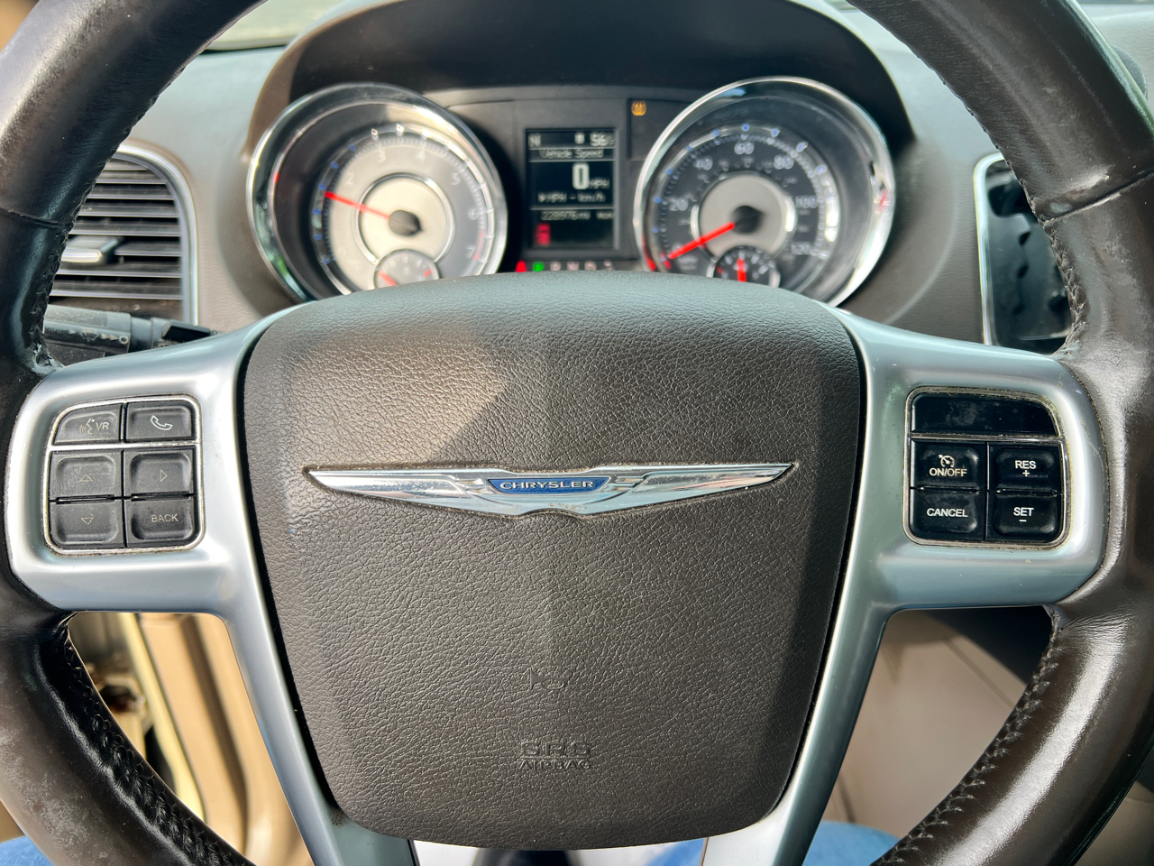 Chrysler Town & Country 4dr Wgn Touring-L 2012