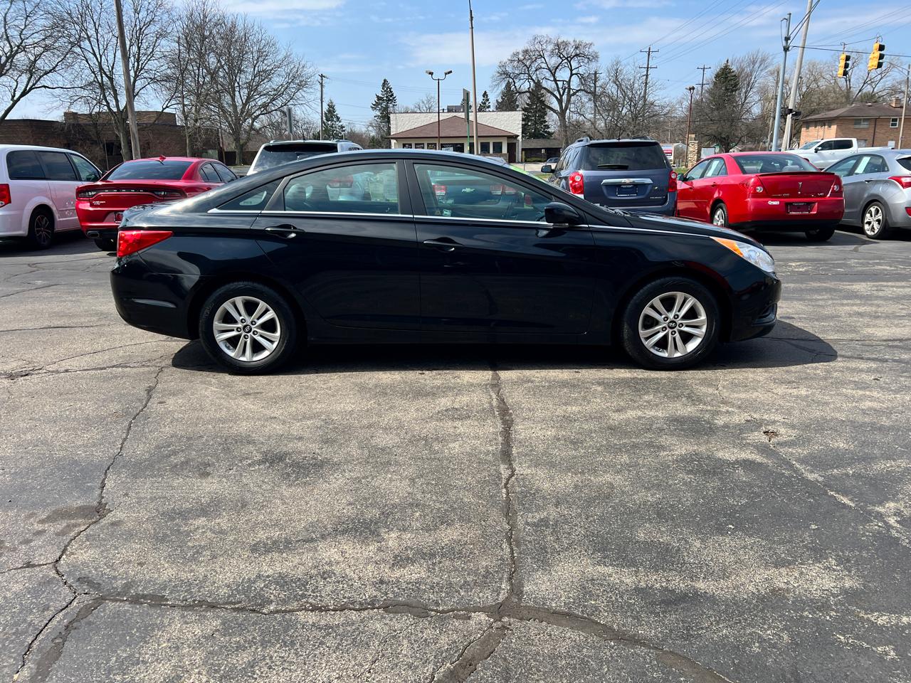 Hyundai Sonata 4dr Sdn 2.4L Auto GLS 2012