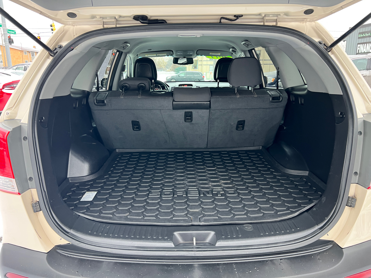 Kia Sorento 2WD 4dr I4 LX 2011