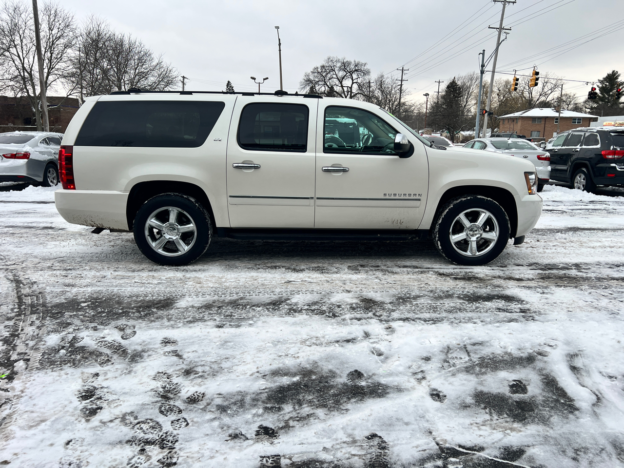 Chevrolet Suburban 4WD 4dr LTZ 2014