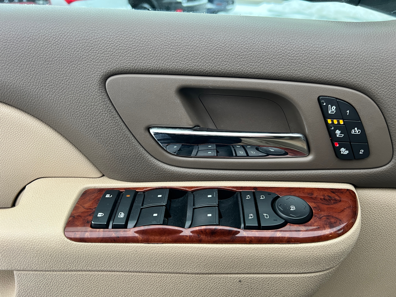 Chevrolet Suburban 4WD 4dr LTZ 2014