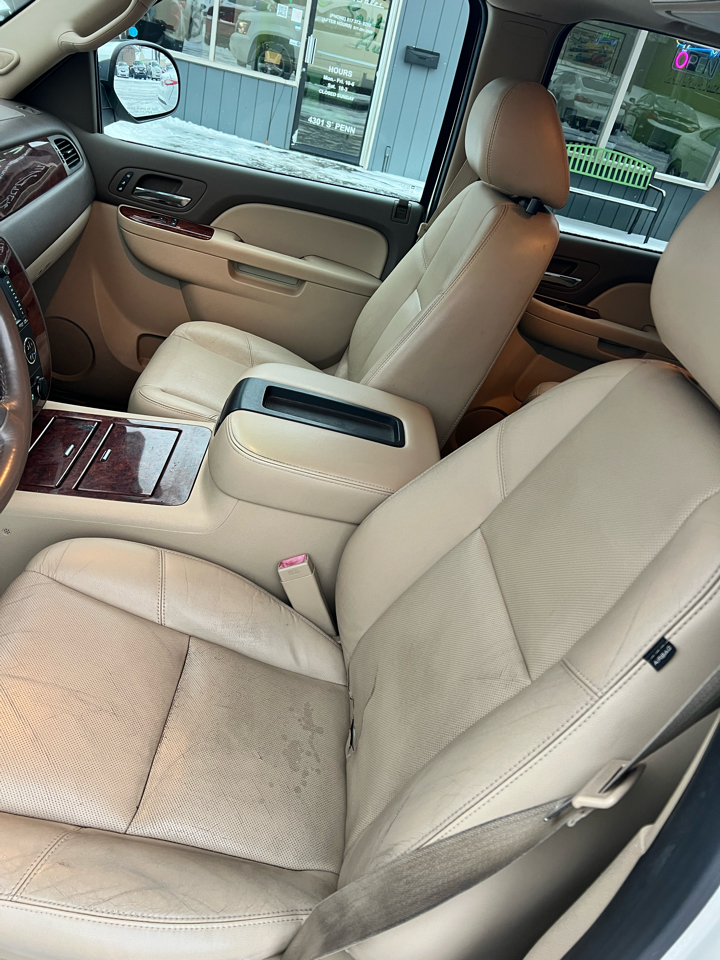 Chevrolet Suburban 4WD 4dr LTZ 2014