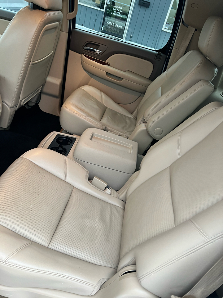 Chevrolet Suburban 4WD 4dr LTZ 2014