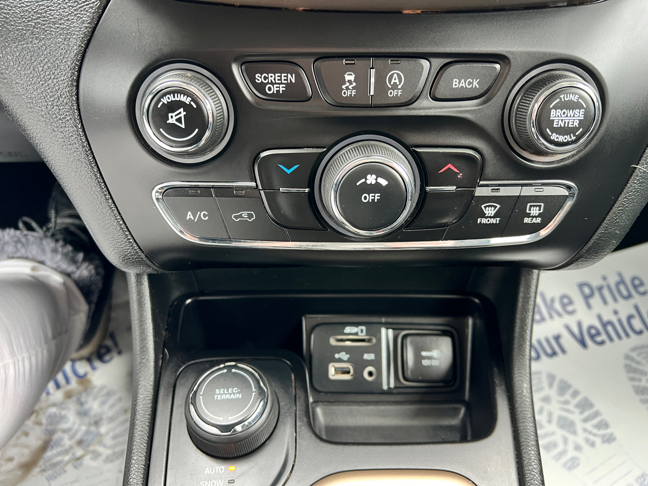 Jeep Cherokee 4WD 4dr Latitude 2015