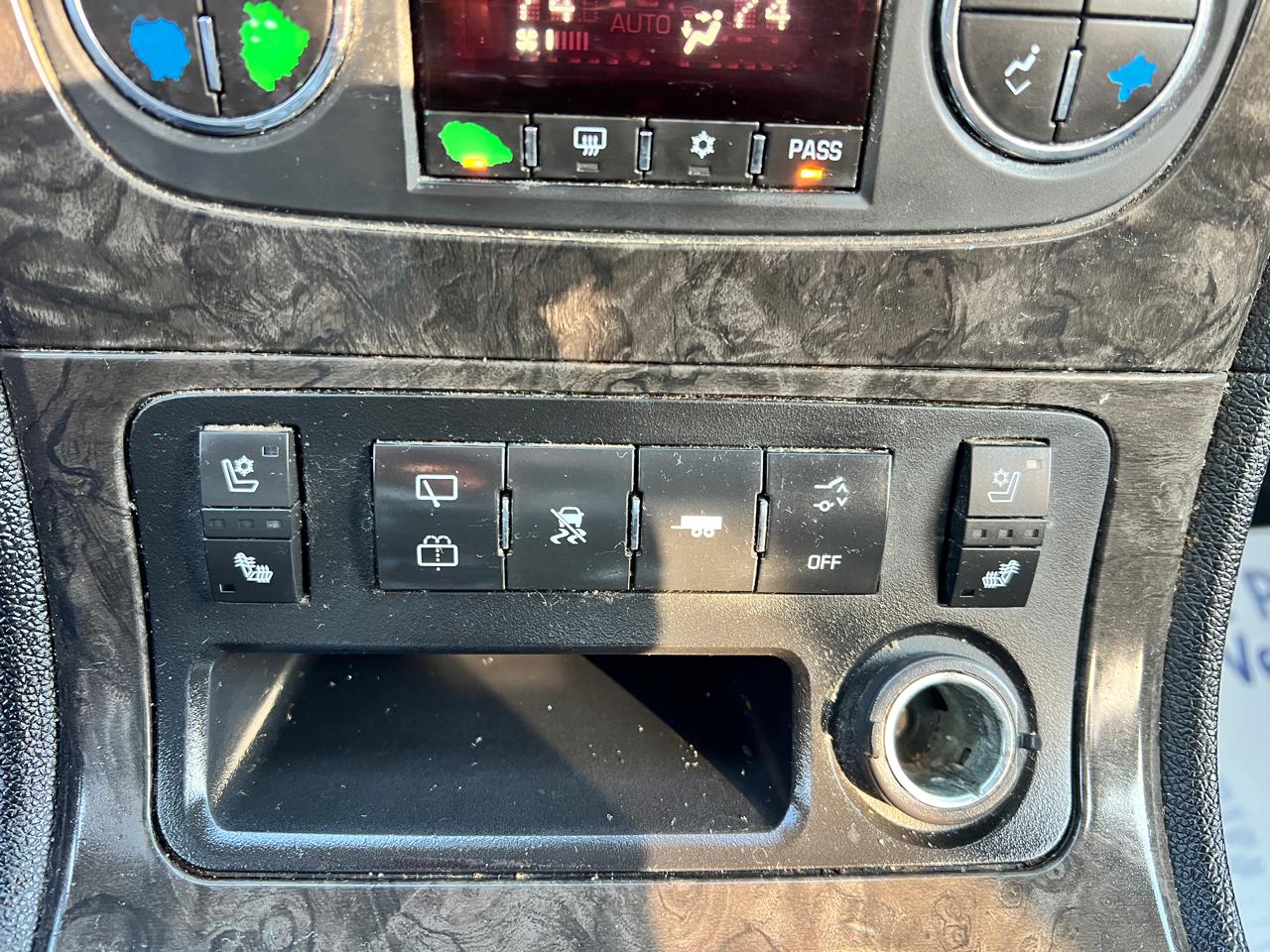 GMC Acadia AWD 4dr Denali 2011