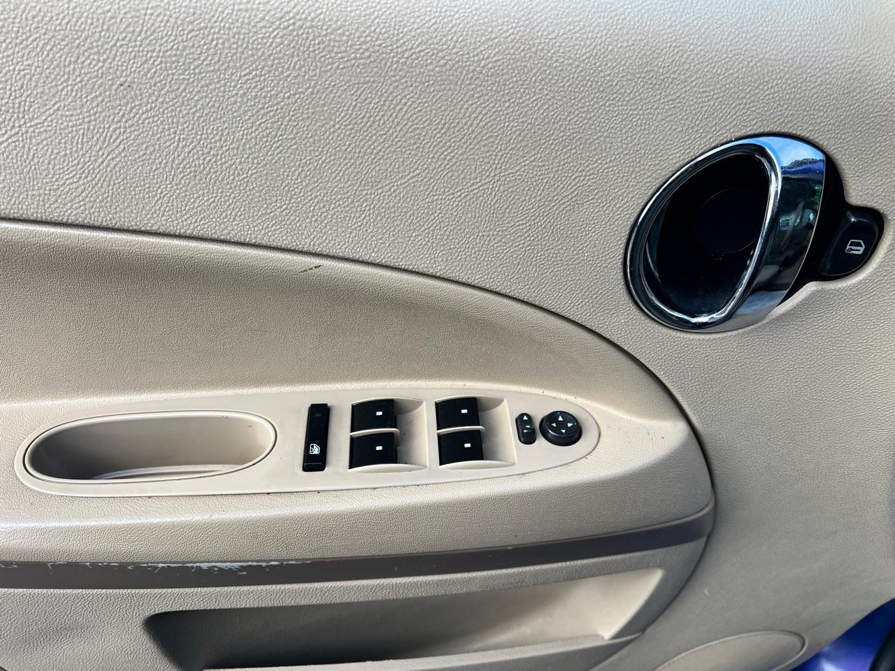 Chevrolet HHR FWD 4dr LS 2009