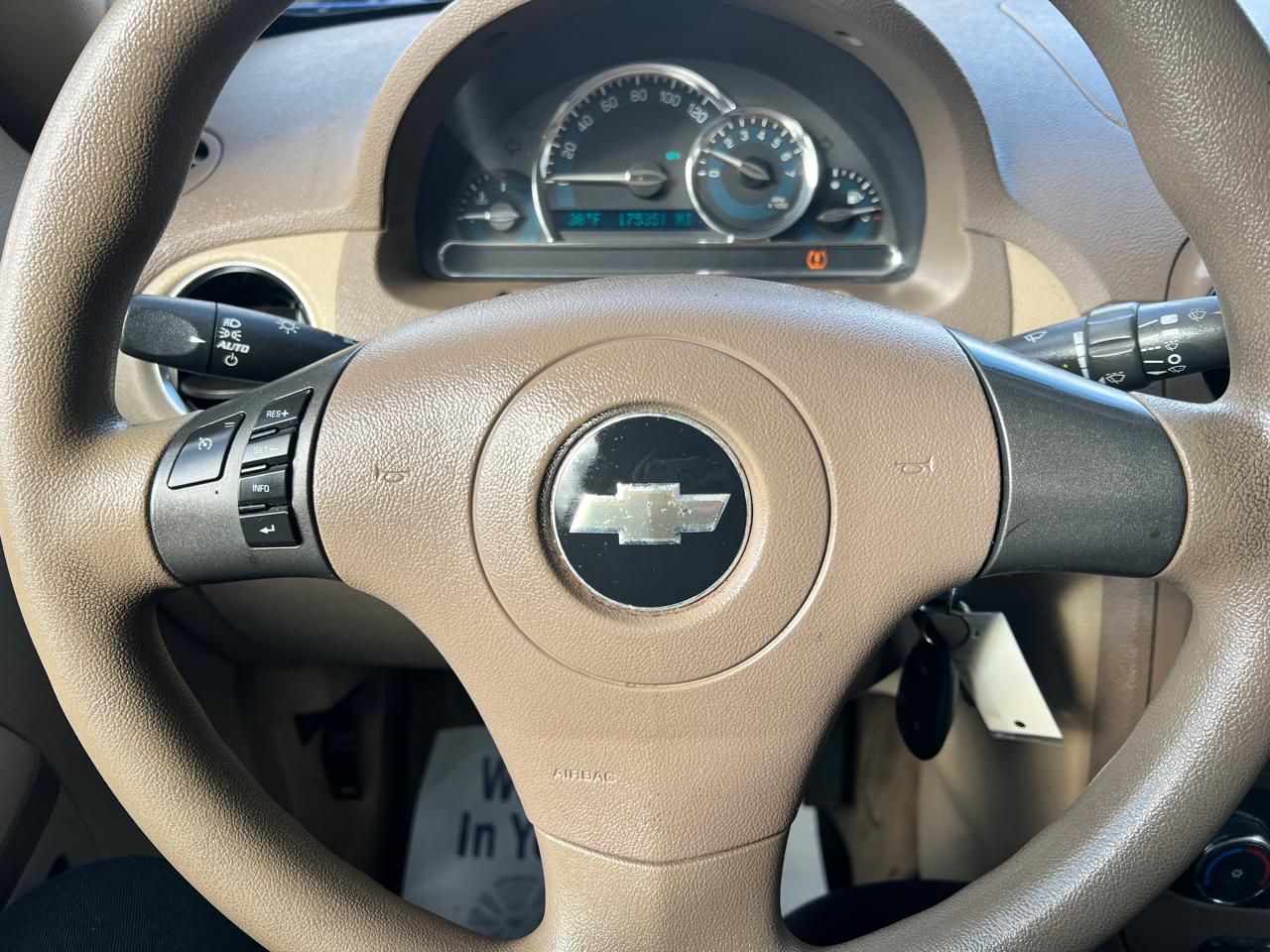 Chevrolet HHR FWD 4dr LS 2009