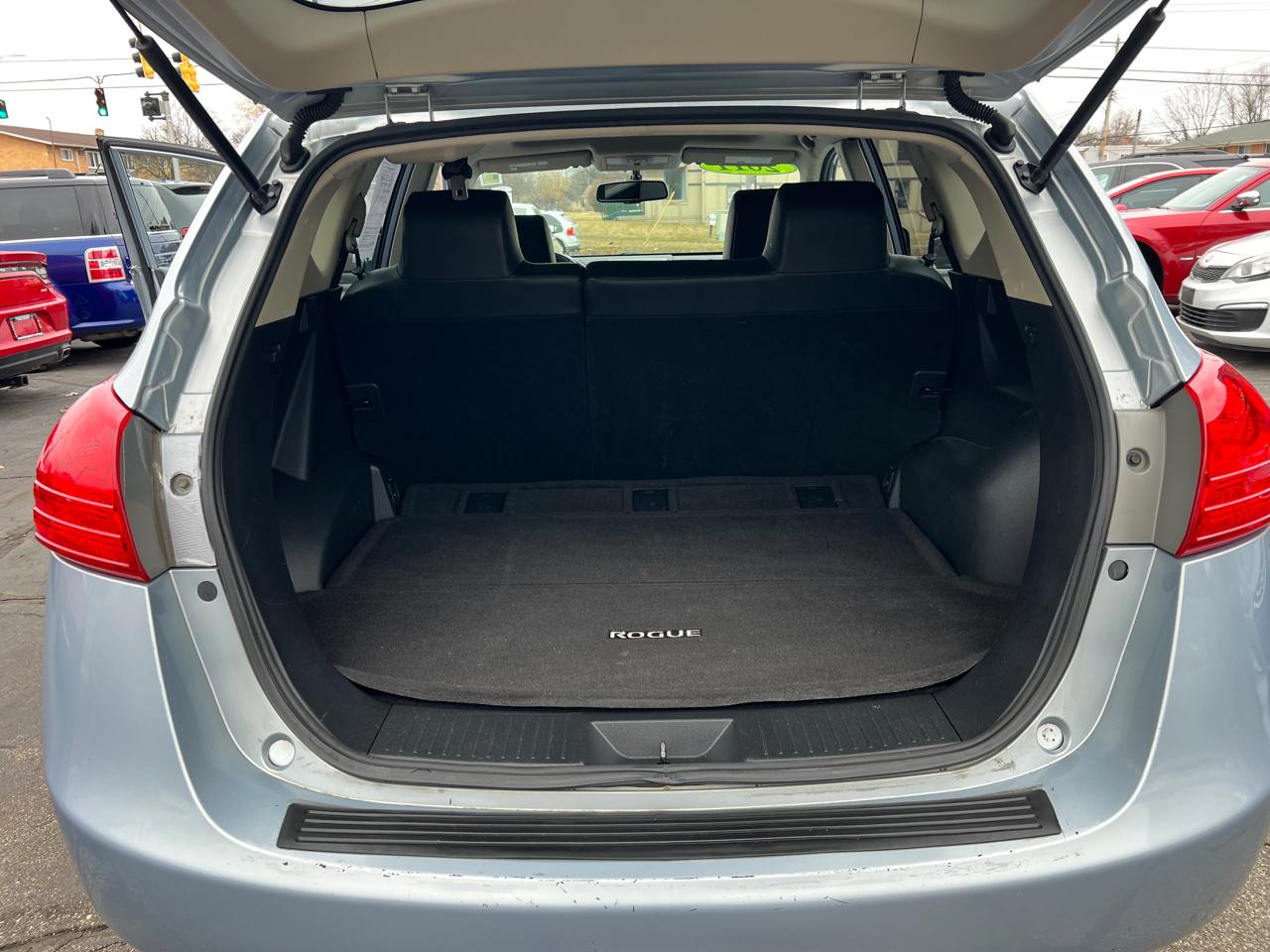 Nissan Rogue AWD 4dr SV 2011