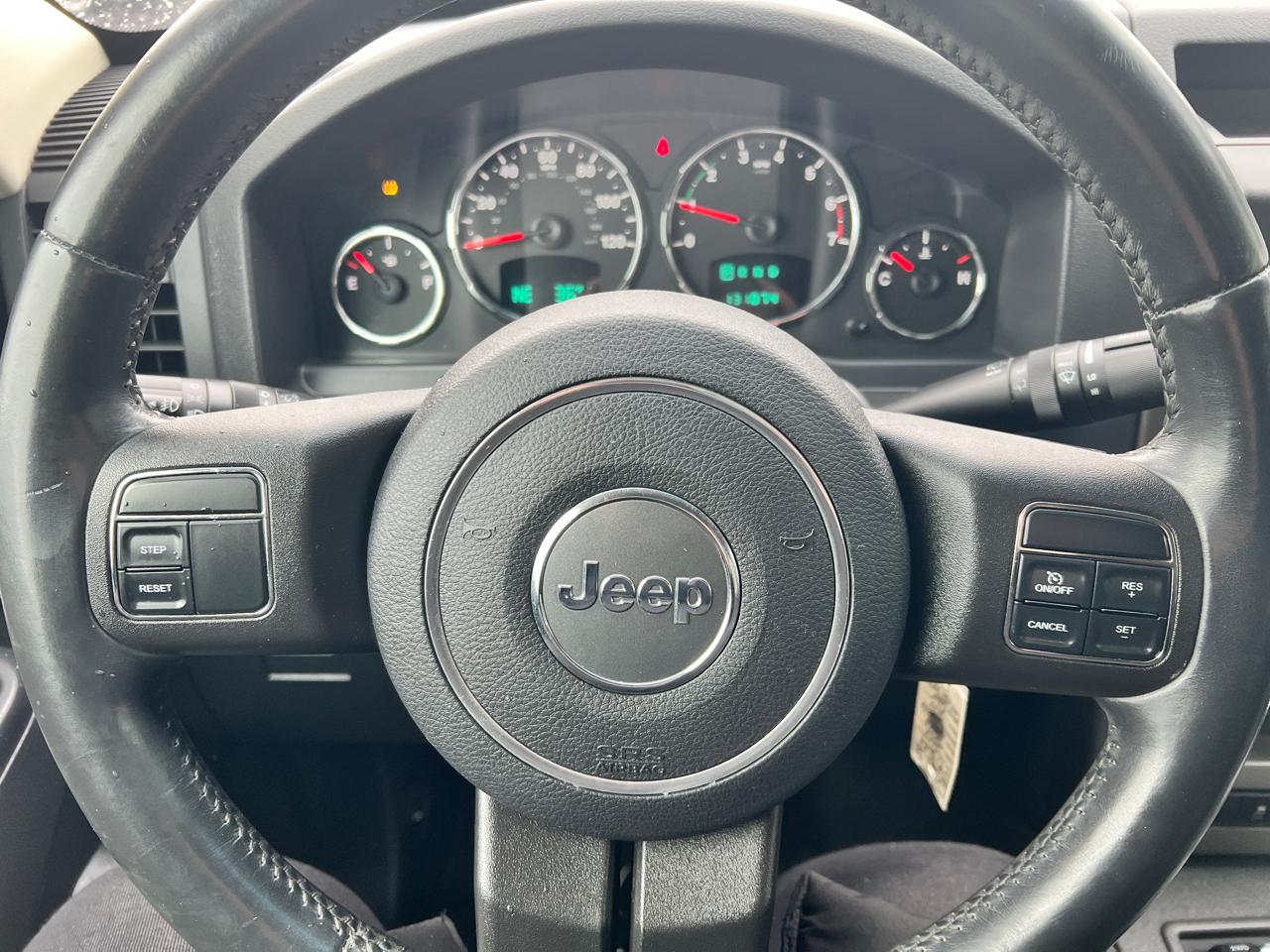 Jeep Liberty 4WD 4dr Sport 2012